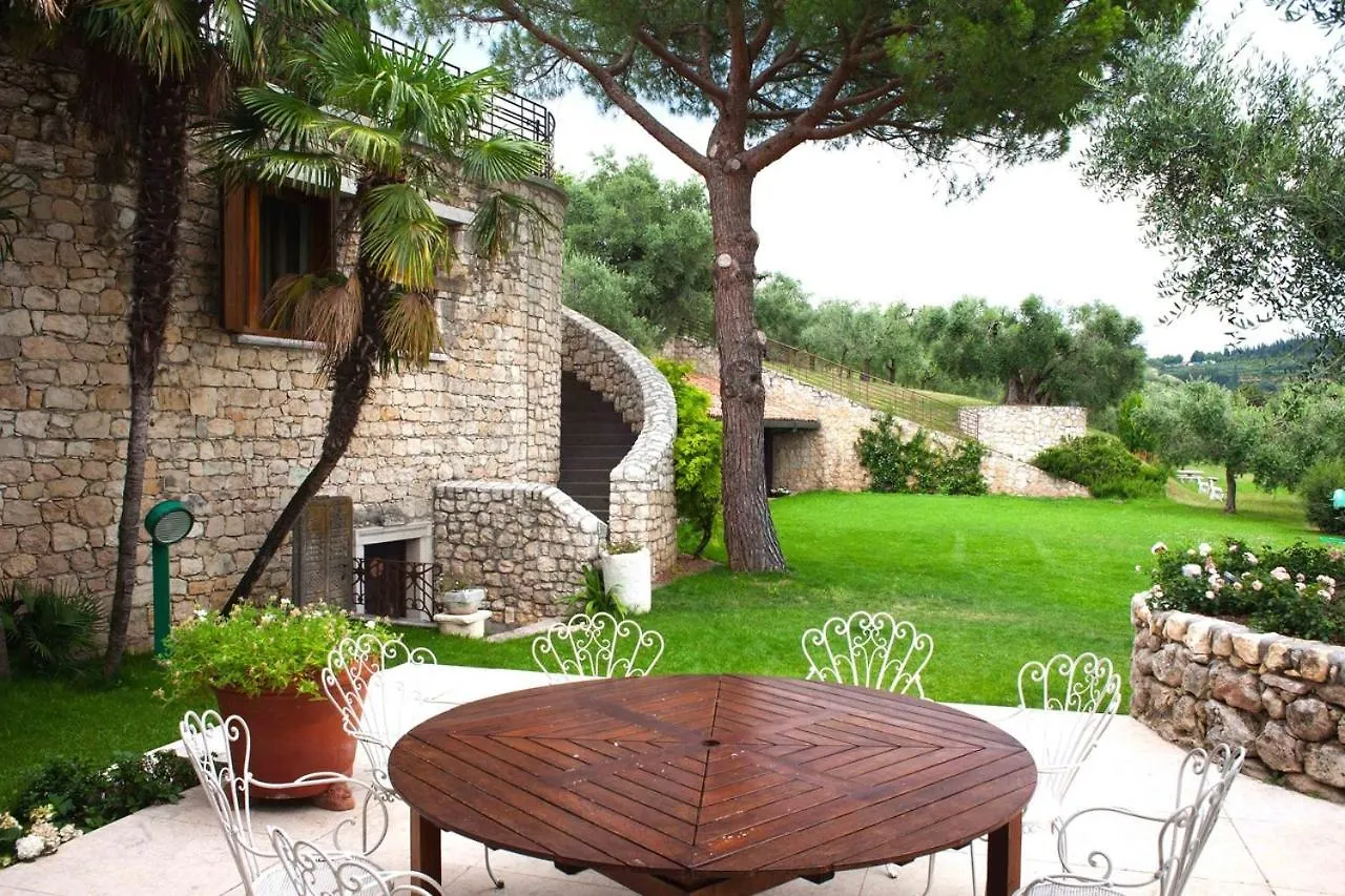 Villa L'Oliveta Verona 2*,  Italy