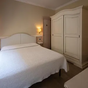 2* Guest house Bed Bra